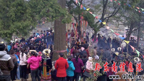 龍年到 昂英千人恭請龍王來護寶(圖)