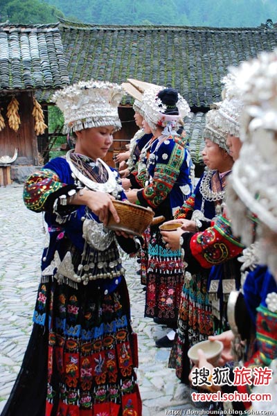 朗德上寨 12道攔路酒閱盡苗家風情(圖)