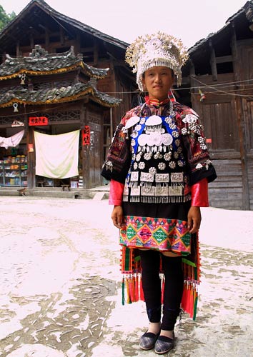 新橋苗寨 探秘最繚亂的超短裙風情(組圖)