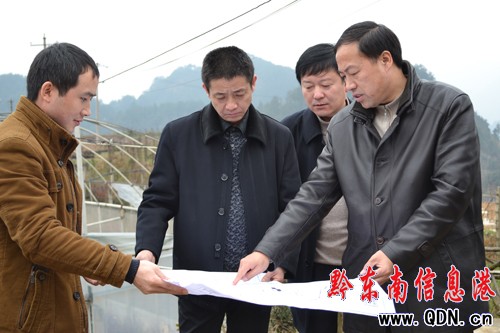 督察組一行深入麻江縣工業(yè)生產(chǎn)第一線(圖)