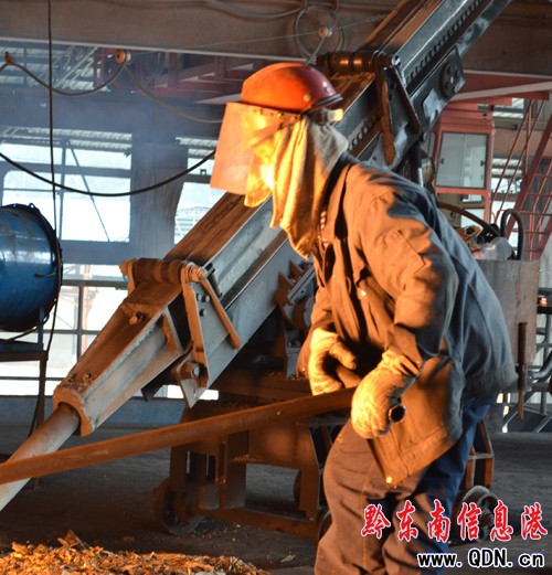 督察組一行深入麻江縣工業(yè)生產(chǎn)第一線(圖)