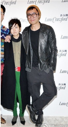 �M�D������R�㲬F�� �y�����b����Ů������