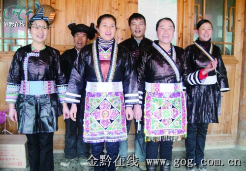 有嗓子 有“錢途” 就缺個經紀人(圖)