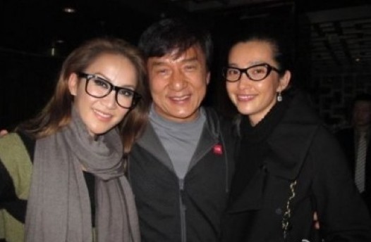 李玟曝李冰冰素顏照 不仔細看認不出是本人