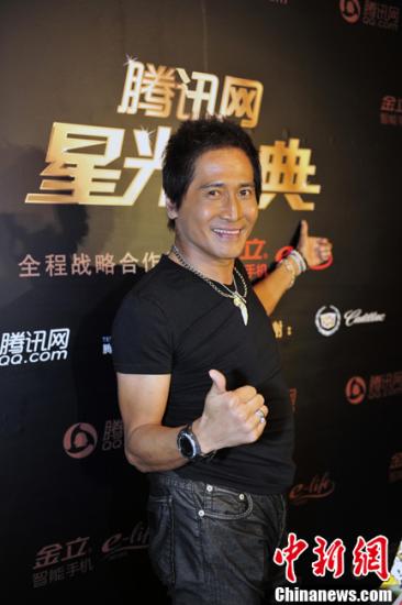 齊秦揭燒傷內(nèi)幕:打工小姑娘誤將酒精罐當(dāng)火罐