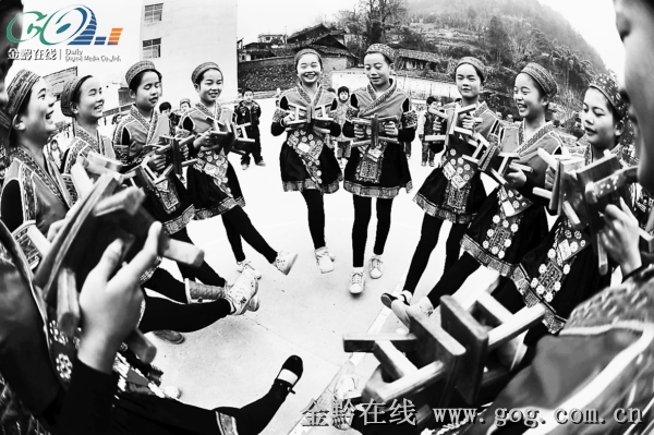 施秉縣民族文化進(jìn)校園有聲有色(組圖)