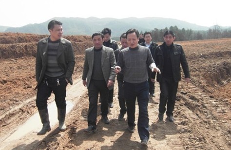 州委組織部部長王貴到黃平檢查指導(dǎo)藍(lán)莓工作