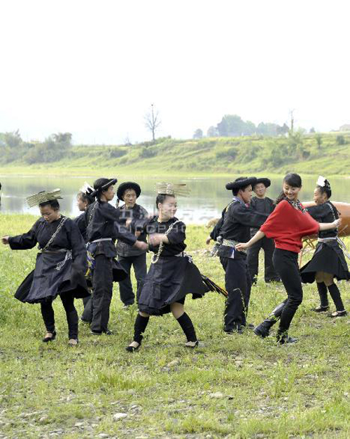 苗族祭祀性舞蹈——反排木鼓舞(圖)