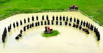 民族原始舞蹈的“活化石”——水鼓舞(組圖)