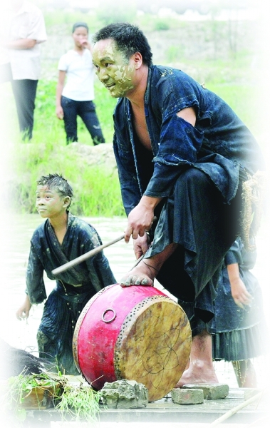 民族原始舞蹈的“活化石”——水鼓舞(組圖)