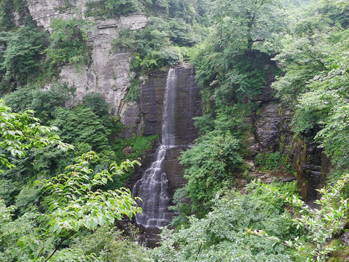 �׹�ɽ ��ҡ�ĸ�Hɽ���������D��