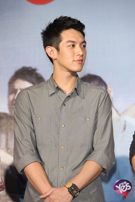 柯震東否認氣走周渝民 嘆:真是躺著也中槍(圖)