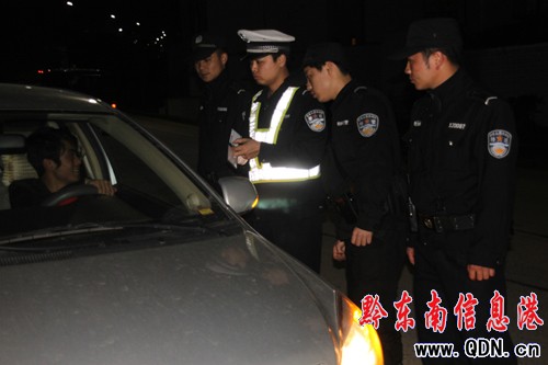 多警種協作宣傳整治兩結合凈化清明路面秩序