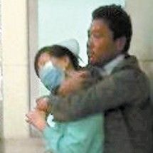 深圳自殘男子酒醒后劫持護士 稱醫院不該救他