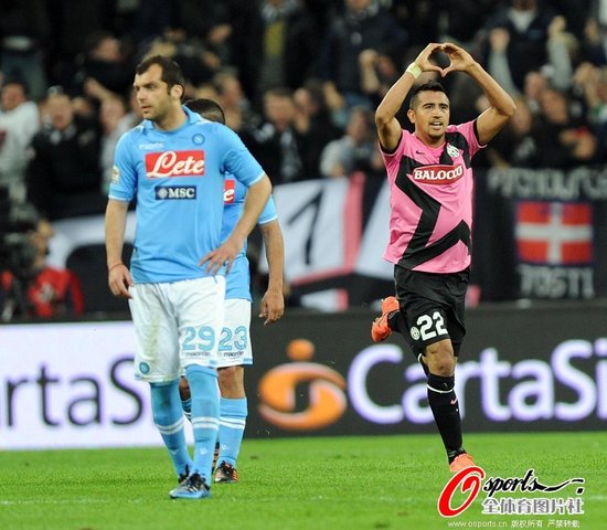 意甲-尤文3-0創(chuàng)紀(jì)錄 比達(dá)爾世界波夸神破球荒