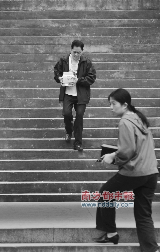 殯儀館及各大墓園 稱如要入土為安最少需10萬