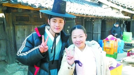 重慶妹在首爾當(dāng)群演 揭秘?zé)衢T(mén)韓劇拍攝實(shí)況