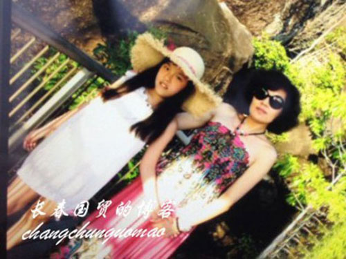 李詠全家非洲度假 變身老頑童陪女兒盡情玩耍(圖)