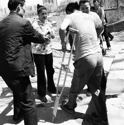 ���������Ӿܽ^����������������x�_����־��/�z