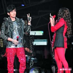 周杰倫出席張惠妹演唱會 我可以叫你全名嗎