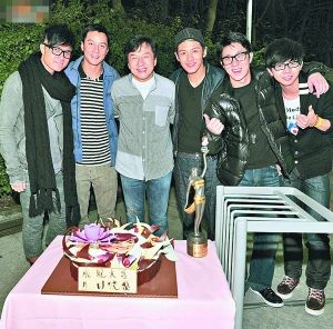 成龍58歲生日林鳳嬌送驚喜 500賓客到場祝賀