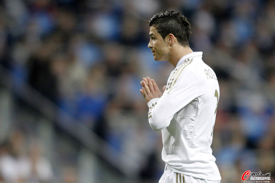 2012��4��9���賿�����R������(ch��ng)ӭ��(zh��n)�߂���������K�p�������׾����H�I(l��ng)�Ȱ��_4�����D��C�_�p�ֺϲ������M(j��n)��