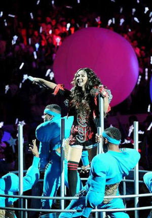 張惠妹演唱會昨晚收官 舊愛王力宏現(xiàn)身搶親(圖)