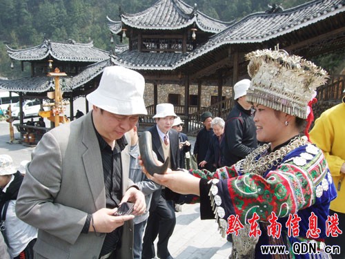 清明節小長假雷山縣旅游非常火爆(圖)