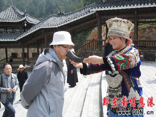 清明節小長假雷山縣旅游非常火爆(圖)