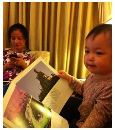 趙薇為四月慶生 稱其美麗的相遇永恒的愛(圖)