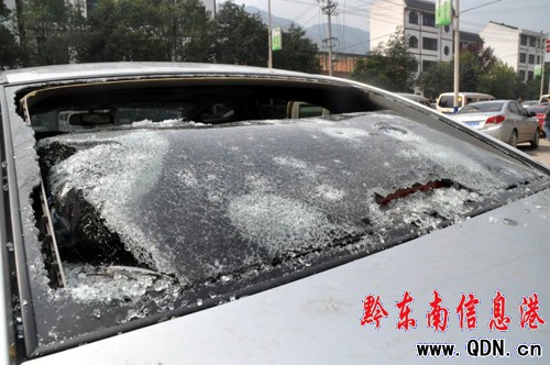 臺(tái)江罕見(jiàn)冰雹25人受傷 治療費(fèi)用政府“買單”