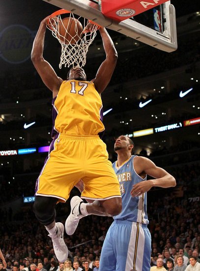 小鯊30分巴恩斯搶戲 湖人滅掘金鎖定季后席位