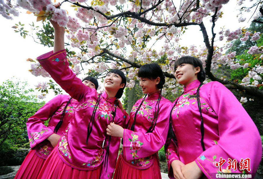 80后“何園千金”換春裝 秀“晚清靚影”