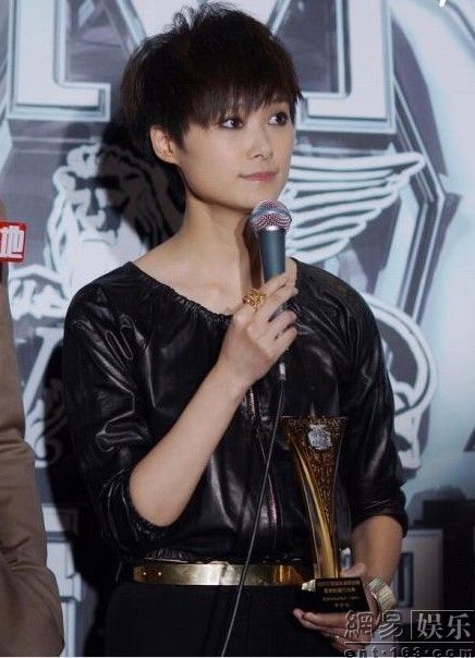 張杰李宇春獲榜中榜內地最受歡迎男女歌手獎