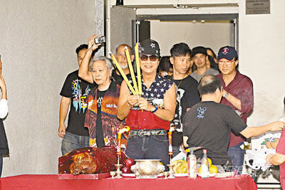 �S�ڽ��������u���䡱����¶�������ֱۡ�