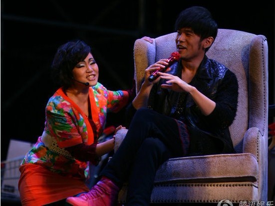 �ܽ܂���Ů�۽z���� HOLDס�㡰�{���ܶ�