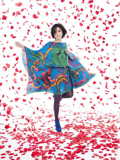 賈靜雯攜手騰訊管家獻愛心 呼吁關注留守兒童