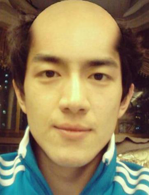 鄭嘉穎林更新曬禿頂雷人照 二人變沙僧兄弟