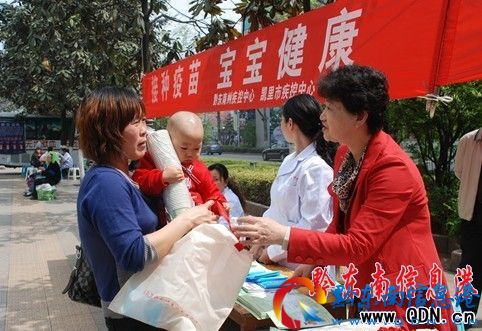 州疾控中心認(rèn)真開展預(yù)防接種宣傳活動(dòng)