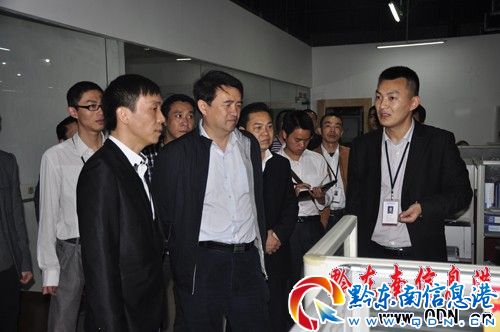 州委書記廖少華到黔東南信息港調(diào)研(組圖)