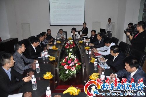 州委書記廖少華到黔東南信息港調(diào)研(組圖)