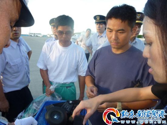 ��8��17�գ�����7����۱���ˆT���ձ��_�K�h�ǰԙC(j��)��(ch��ng)�ǙC(j��)��������ۺ��պ��࣬�����w����ۡ��Ї�(gu��)�v�ձ���ʹ�^�نT�f�����շ��Ƿ�ץ�۵�14���Ї�(gu��)��ۡ���ឡ���ʿ����17������փ������̻؇�(gu��)�� ���A��l(f��)���Ї�(gu��)�v�������I(l��ng)���^�ṩ�� 