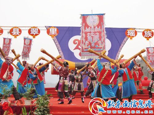從江:雄勁奔放的原生態瑤族長鼓舞受關注