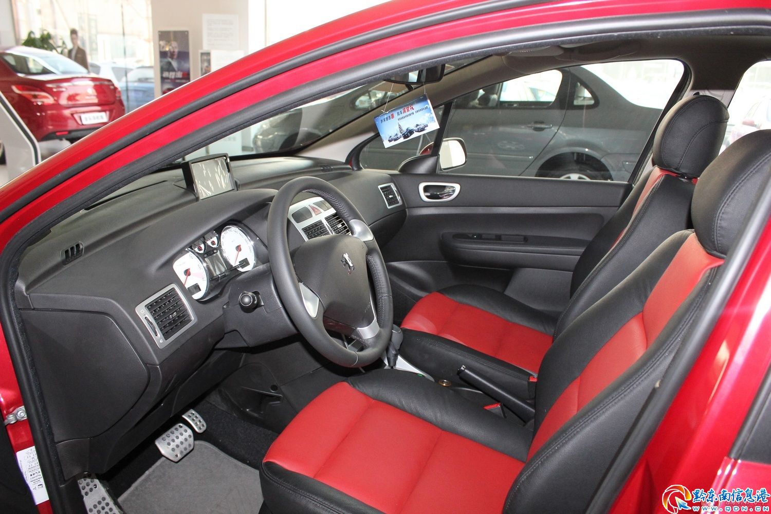 2012�� ����307 CROSS 1.6 �Ԅ�