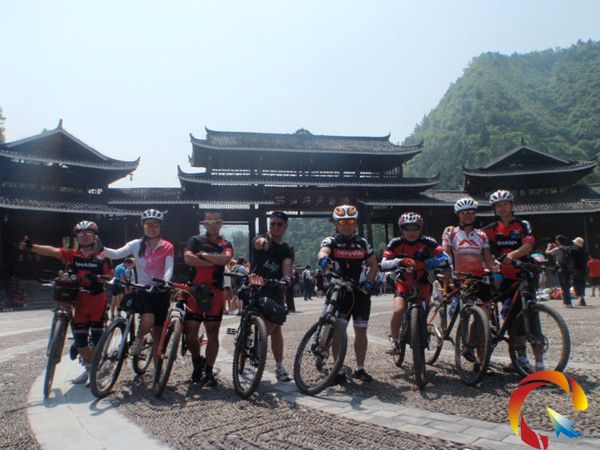 雷山“五一”活動看點玩點多 苗嶺斗牛 苗族飛歌