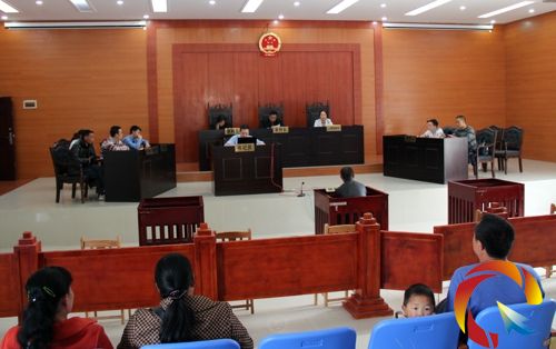 第二次庭審現(xiàn)場