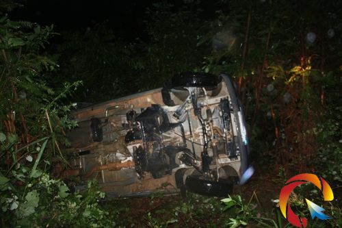 發生車禍的面包車