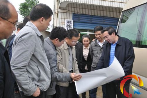 李飛躍走訪企業