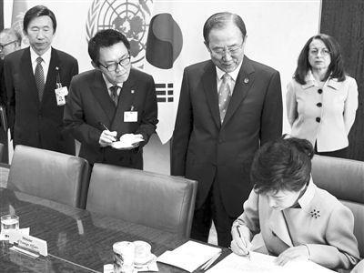 5��6�գ������أ��������ͬ���Ȼ��L������ϯһ�κ��փxʽ�����ɱ�ָ���ڴ��������}�_�n���v����ʹ�^��һ��Ů��������