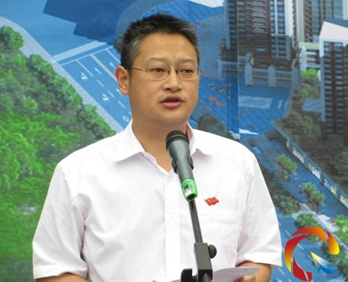 凱里市信用社黨委書記、理事長李勇在簽約儀式上致辭